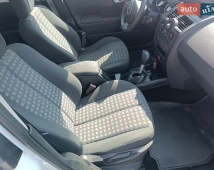 Білий Рено Меган, об'ємом двигуна 1.6 л та пробігом 250 тис. км за 5400 $, фото 13 на Automoto.ua