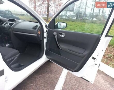 Белый Рено Меган, объемом двигателя 1.6 л и пробегом 247 тыс. км за 5100 $, фото 15 на Automoto.ua