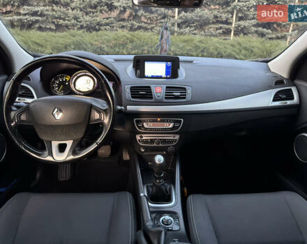 Белый Рено Меган, объемом двигателя 1.6 л и пробегом 220 тыс. км за 7600 $, фото 11 на Automoto.ua