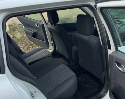 Белый Рено Меган, объемом двигателя 1.6 л и пробегом 145 тыс. км за 5500 $, фото 12 на Automoto.ua