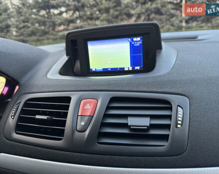 Белый Рено Меган, объемом двигателя 1.6 л и пробегом 220 тыс. км за 7600 $, фото 15 на Automoto.ua