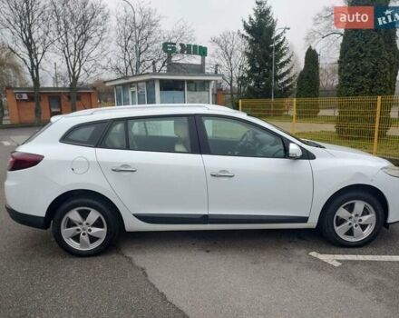 Белый Рено Меган, объемом двигателя 1.5 л и пробегом 267 тыс. км за 7000 $, фото 2 на Automoto.ua