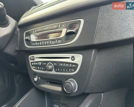 Белый Рено Меган, объемом двигателя 1.6 л и пробегом 220 тыс. км за 7700 $, фото 17 на Automoto.ua