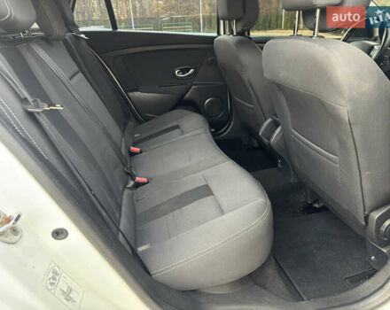 Белый Рено Меган, объемом двигателя 1.6 л и пробегом 220 тыс. км за 7700 $, фото 16 на Automoto.ua