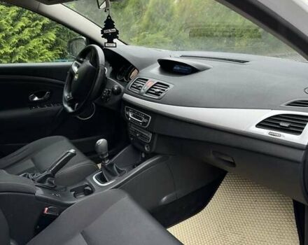 Белый Рено Меган, объемом двигателя 1.9 л и пробегом 360 тыс. км за 6300 $, фото 3 на Automoto.ua