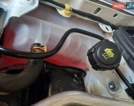 Білий Рено Меган, об'ємом двигуна 1.6 л та пробігом 201 тис. км за 5199 $, фото 49 на Automoto.ua