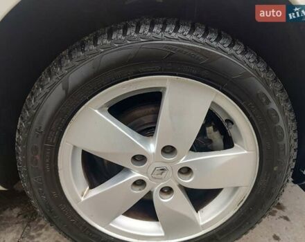 Белый Рено Меган, объемом двигателя 1.5 л и пробегом 267 тыс. км за 7000 $, фото 31 на Automoto.ua