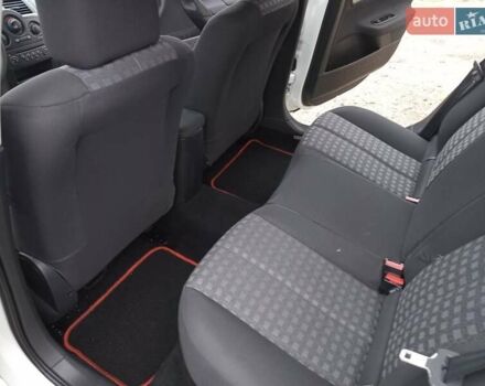 Білий Рено Меган, об'ємом двигуна 1.6 л та пробігом 201 тис. км за 5199 $, фото 44 на Automoto.ua