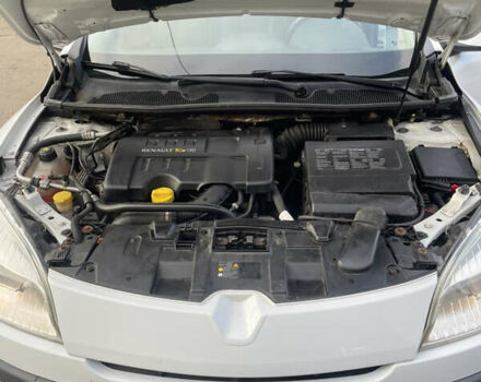 Белый Рено Меган, объемом двигателя 1.4 л и пробегом 163 тыс. км за 5800 $, фото 8 на Automoto.ua