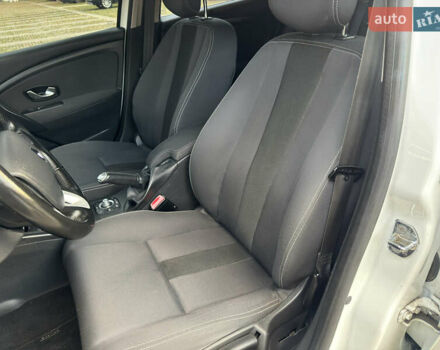 Белый Рено Меган, объемом двигателя 1.6 л и пробегом 220 тыс. км за 7700 $, фото 14 на Automoto.ua