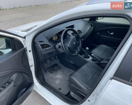 Белый Рено Меган, объемом двигателя 1.5 л и пробегом 219 тыс. км за 6500 $, фото 6 на Automoto.ua