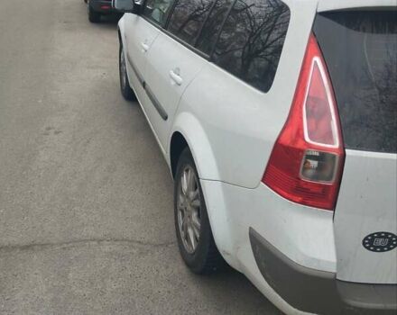 Белый Рено Меган, объемом двигателя 1.6 л и пробегом 285 тыс. км за 6300 $, фото 4 на Automoto.ua