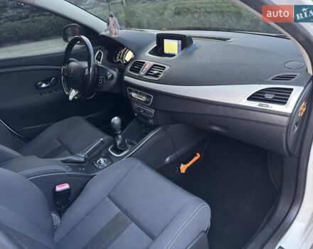 Белый Рено Меган, объемом двигателя 1.6 л и пробегом 220 тыс. км за 7600 $, фото 10 на Automoto.ua