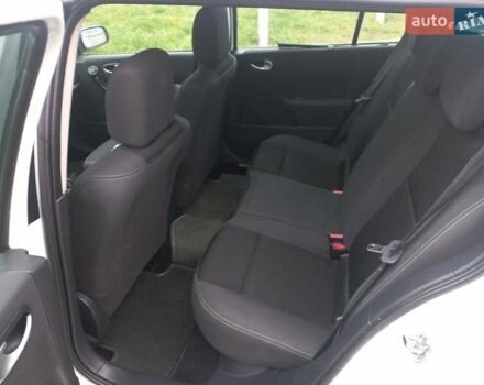 Белый Рено Меган, объемом двигателя 1.6 л и пробегом 247 тыс. км за 5100 $, фото 12 на Automoto.ua