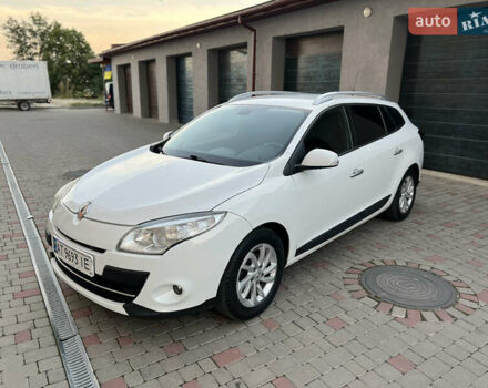Белый Рено Меган, объемом двигателя 2 л и пробегом 290 тыс. км за 5950 $, фото 29 на Automoto.ua
