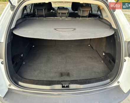 Белый Рено Меган, объемом двигателя 1.6 л и пробегом 220 тыс. км за 7700 $, фото 20 на Automoto.ua