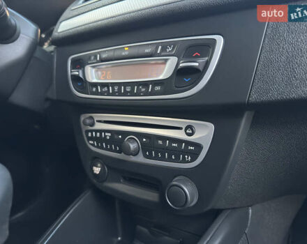 Белый Рено Меган, объемом двигателя 1.6 л и пробегом 220 тыс. км за 7600 $, фото 14 на Automoto.ua