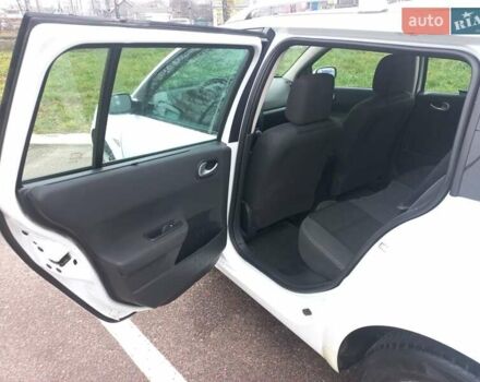 Белый Рено Меган, объемом двигателя 1.6 л и пробегом 247 тыс. км за 5100 $, фото 13 на Automoto.ua