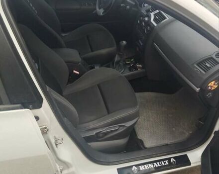 Белый Рено Меган, объемом двигателя 1.6 л и пробегом 285 тыс. км за 6300 $, фото 1 на Automoto.ua