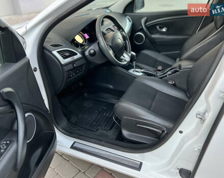 Белый Рено Меган, объемом двигателя 2 л и пробегом 290 тыс. км за 5950 $, фото 39 на Automoto.ua