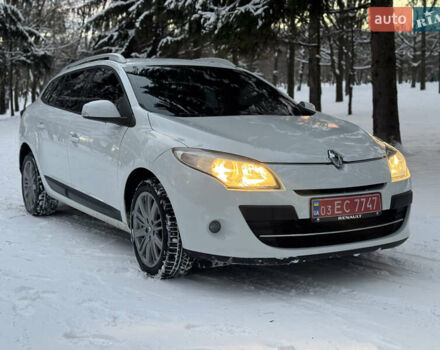 Белый Рено Меган, объемом двигателя 1.6 л и пробегом 225 тыс. км за 7600 $, фото 1 на Automoto.ua