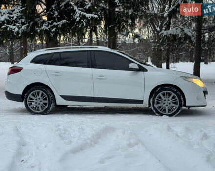 Белый Рено Меган, объемом двигателя 1.6 л и пробегом 225 тыс. км за 7600 $, фото 6 на Automoto.ua