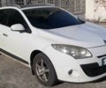 Белый Рено Меган, объемом двигателя 1.6 л и пробегом 300 тыс. км за 8100 $, фото 1 на Automoto.ua
