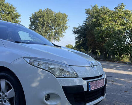 Белый Рено Меган, объемом двигателя 1.6 л и пробегом 228 тыс. км за 7299 $, фото 21 на Automoto.ua