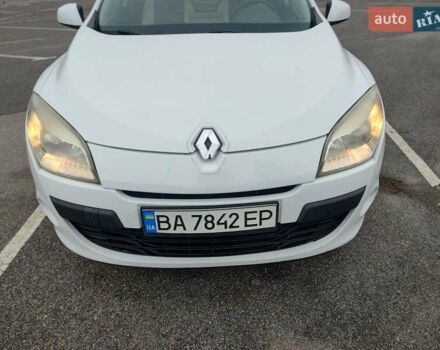 Белый Рено Меган, объемом двигателя 1.5 л и пробегом 267 тыс. км за 7000 $, фото 9 на Automoto.ua