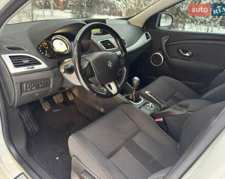 Белый Рено Меган, объемом двигателя 1.6 л и пробегом 225 тыс. км за 7600 $, фото 9 на Automoto.ua