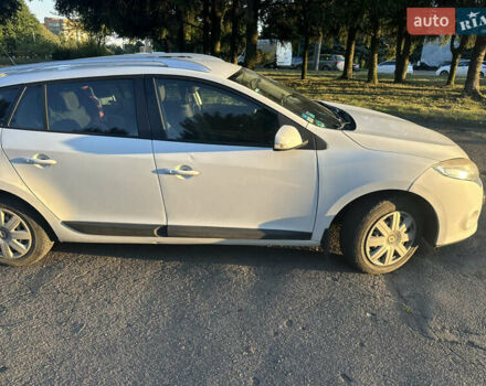 Білий Рено Меган, об'ємом двигуна 1.46 л та пробігом 235 тис. км за 6700 $, фото 1 на Automoto.ua