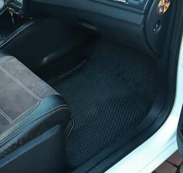 Белый Рено Меган, объемом двигателя 1.5 л и пробегом 197 тыс. км за 7400 $, фото 11 на Automoto.ua