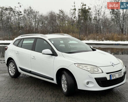 Белый Рено Меган, объемом двигателя 1.6 л и пробегом 211 тыс. км за 6750 $, фото 14 на Automoto.ua