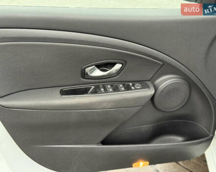 Белый Рено Меган, объемом двигателя 1.6 л и пробегом 211 тыс. км за 6750 $, фото 25 на Automoto.ua