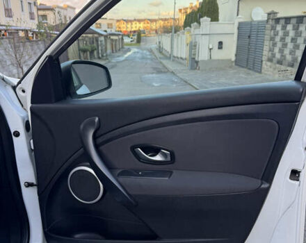 Белый Рено Меган, объемом двигателя 1.46 л и пробегом 298 тыс. км за 6200 $, фото 46 на Automoto.ua