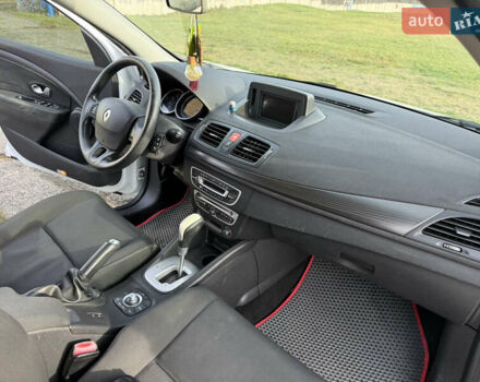 Белый Рено Меган, объемом двигателя 1.46 л и пробегом 299 тыс. км за 6200 $, фото 40 на Automoto.ua