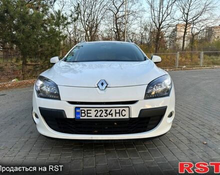 Белый Рено Меган, объемом двигателя 1.5 л и пробегом 240 тыс. км за 7499 $, фото 3 на Automoto.ua
