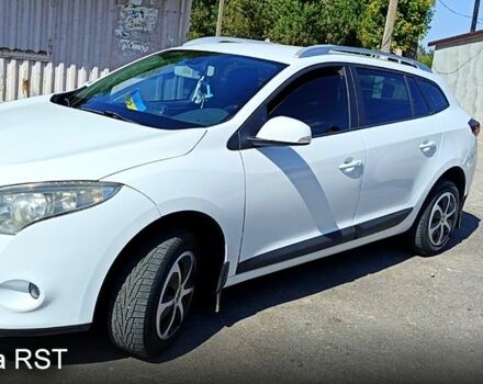 Белый Рено Меган, объемом двигателя 1.5 л и пробегом 0 тыс. км за 5500 $, фото 1 на Automoto.ua