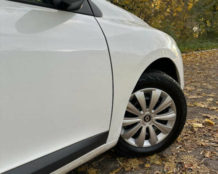 Белый Рено Меган, объемом двигателя 1.5 л и пробегом 257 тыс. км за 5250 $, фото 17 на Automoto.ua