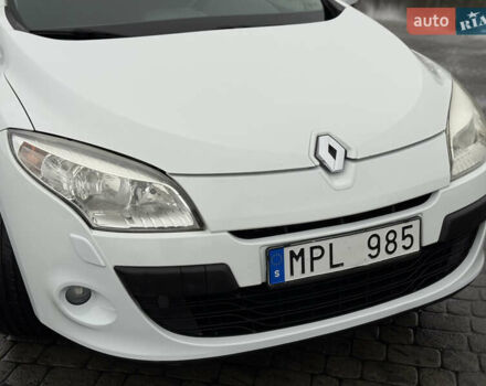 Белый Рено Меган, объемом двигателя 1.6 л и пробегом 211 тыс. км за 6750 $, фото 16 на Automoto.ua