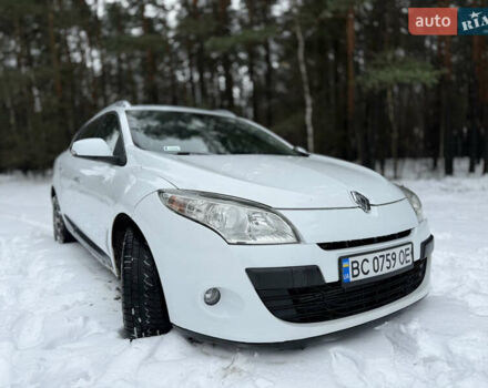Белый Рено Меган, объемом двигателя 1.87 л и пробегом 302 тыс. км за 6300 $, фото 2 на Automoto.ua