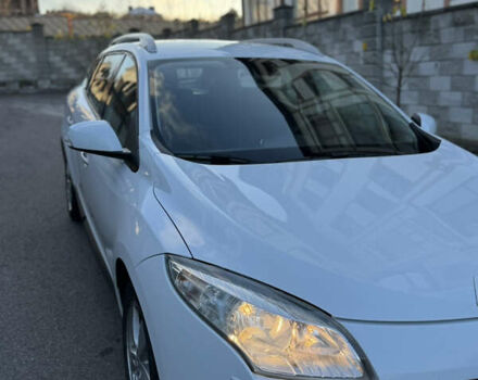 Белый Рено Меган, объемом двигателя 1.46 л и пробегом 298 тыс. км за 6200 $, фото 2 на Automoto.ua