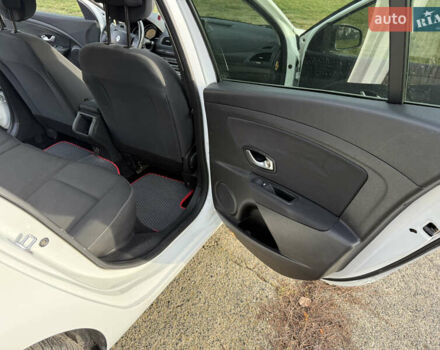 Белый Рено Меган, объемом двигателя 1.46 л и пробегом 299 тыс. км за 6200 $, фото 42 на Automoto.ua