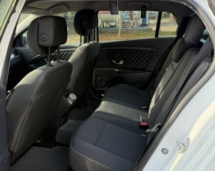 Белый Рено Меган, объемом двигателя 1.5 л и пробегом 363 тыс. км за 5500 $, фото 11 на Automoto.ua