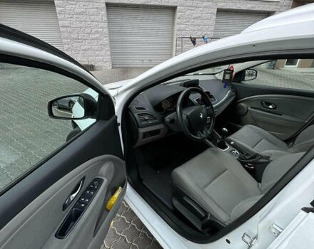 Белый Рено Меган, объемом двигателя 1.5 л и пробегом 323 тыс. км за 5500 $, фото 6 на Automoto.ua