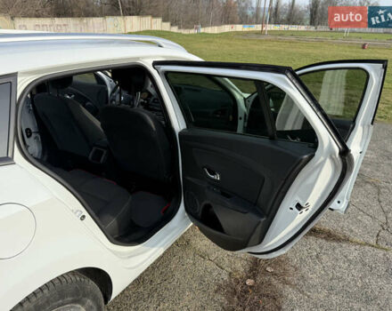 Белый Рено Меган, объемом двигателя 1.46 л и пробегом 299 тыс. км за 6200 $, фото 41 на Automoto.ua