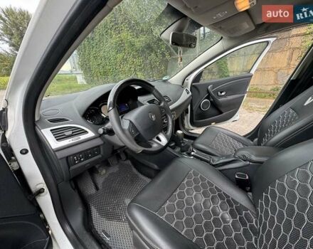 Белый Рено Меган, объемом двигателя 2 л и пробегом 245 тыс. км за 7800 $, фото 6 на Automoto.ua