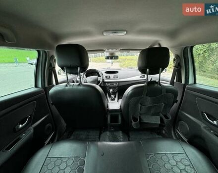 Белый Рено Меган, объемом двигателя 2 л и пробегом 245 тыс. км за 7800 $, фото 2 на Automoto.ua