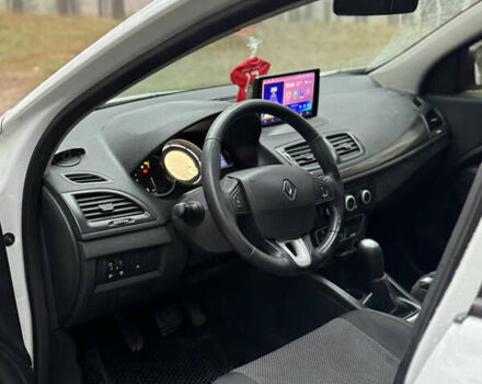 Белый Рено Меган, объемом двигателя 1.6 л и пробегом 255 тыс. км за 7250 $, фото 5 на Automoto.ua