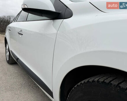 Белый Рено Меган, объемом двигателя 1.39 л и пробегом 207 тыс. км за 7200 $, фото 4 на Automoto.ua